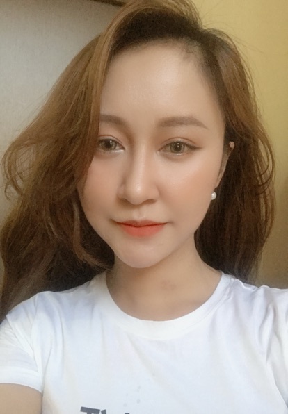 Fun, an Asian cam host from Vietnam