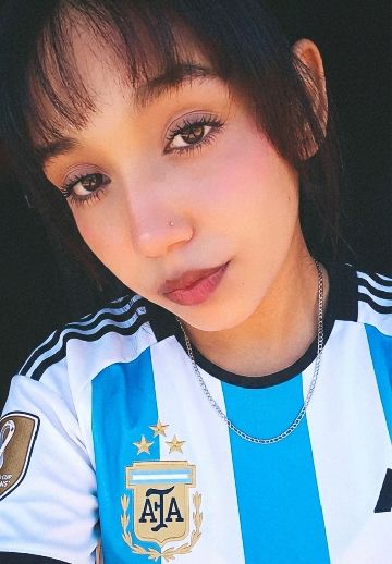 Mariita, a cam host from Venezuela