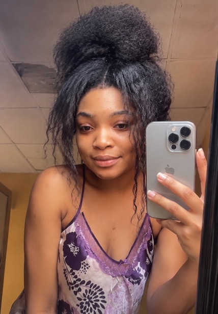 Krimwy, a cam host from Nigeria